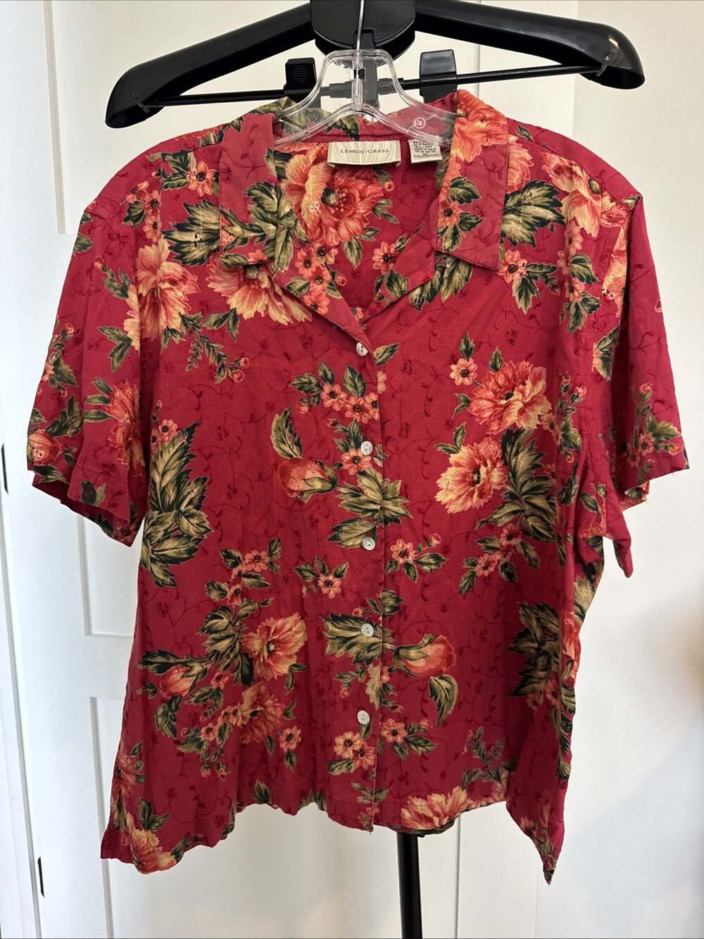 lemon grass women top Hawaiian Red Button Up Floral Eyelets Short Sleeve Size XL